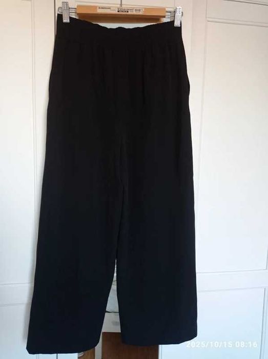 Eleganckie damskie spodnie materiałowe kuloty czarne Zara rozmiar XS S