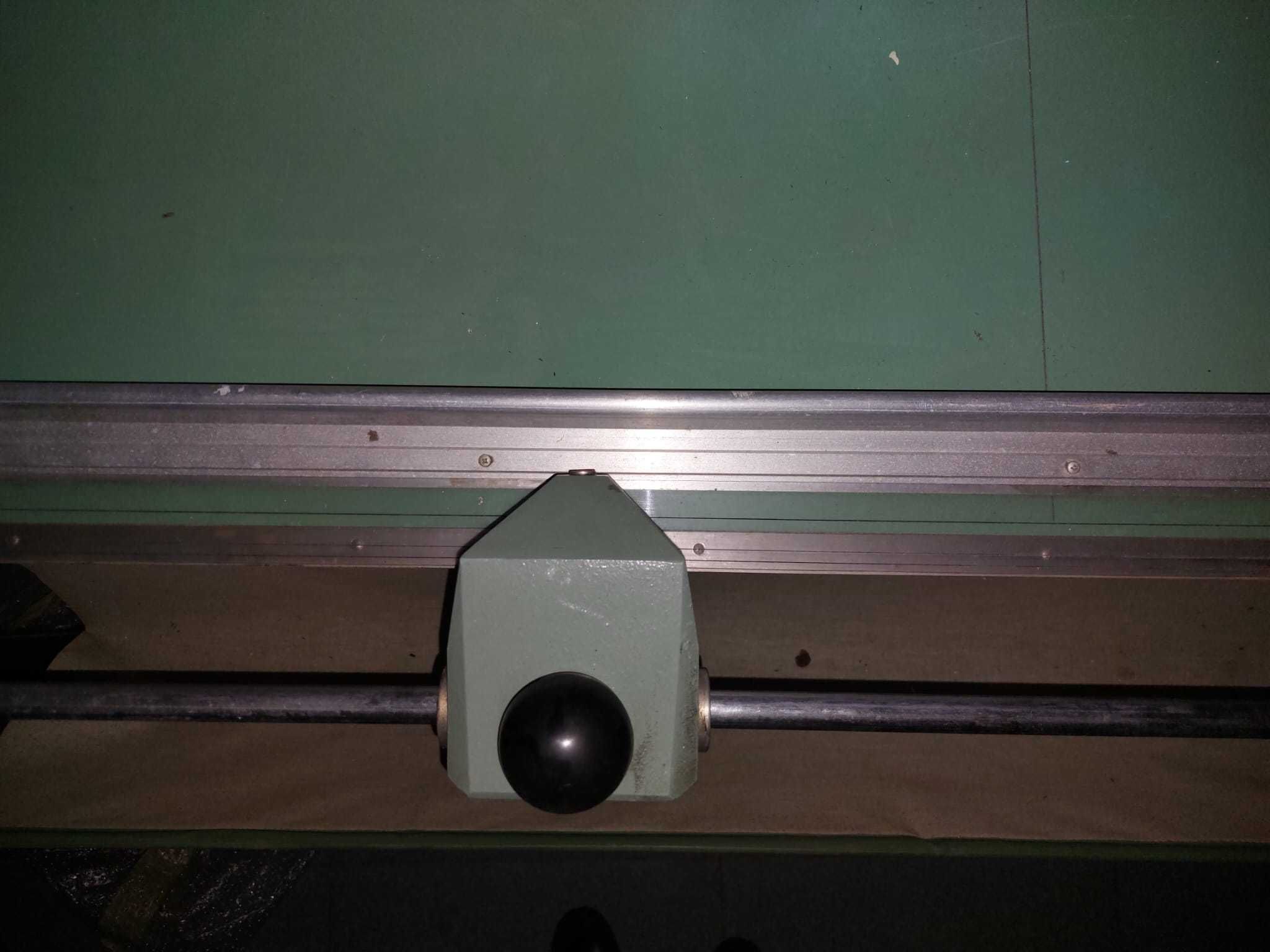 Guilhotina grande formato (130cm) com bancada/suporte