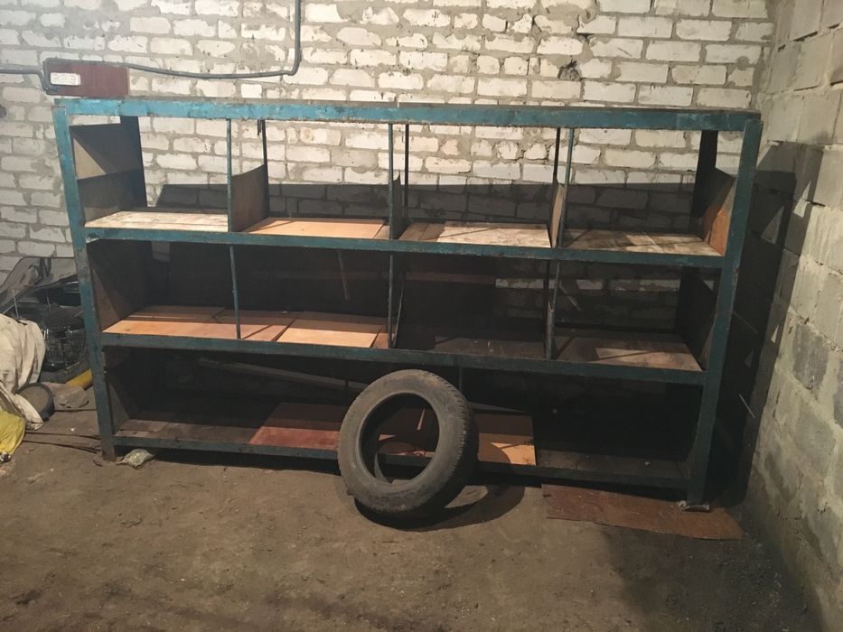 Продам стеллаж большой