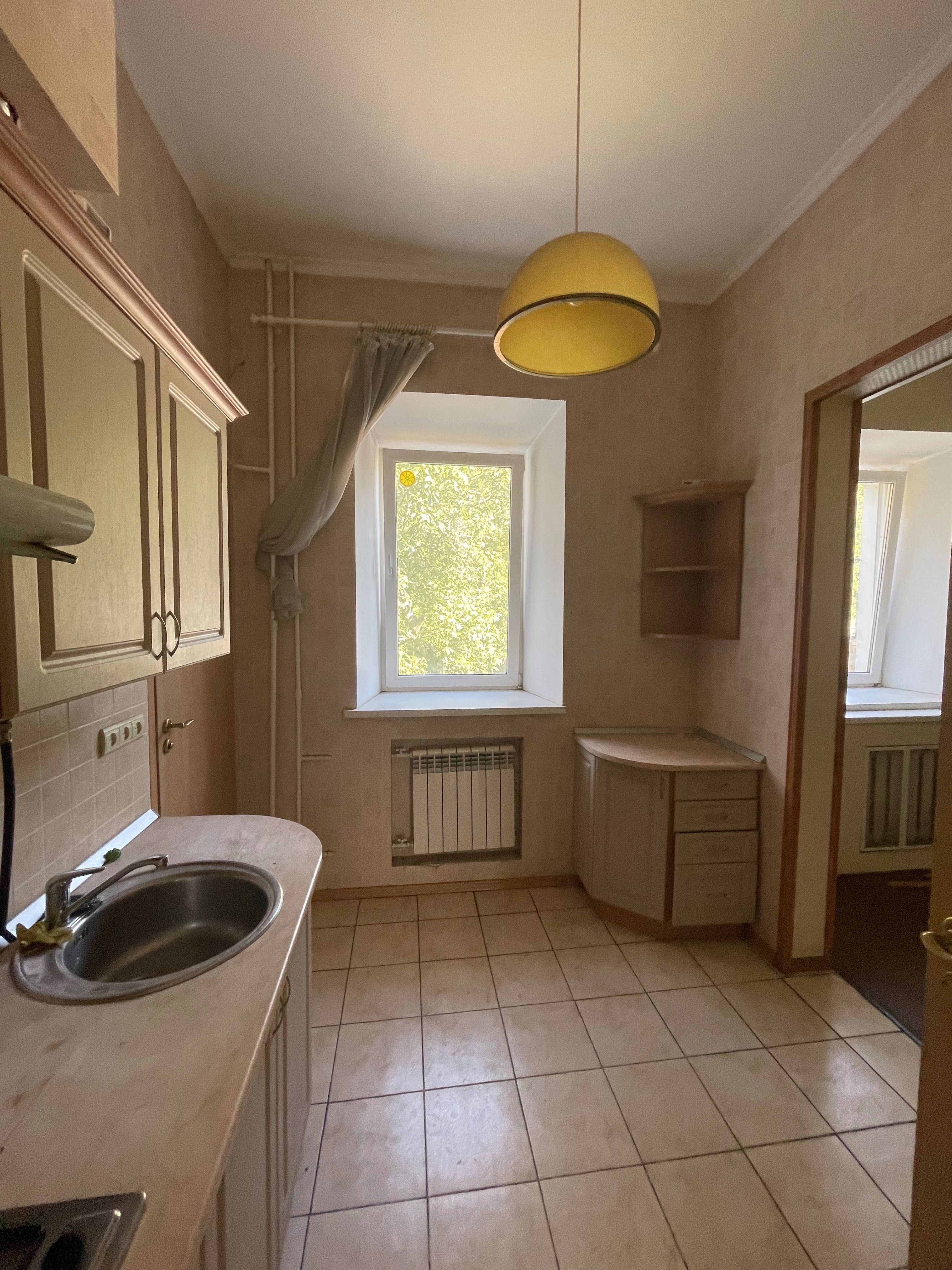 Продам 3-кімнатну квартиру Києво-Печерська Лавра Арсенальна парк Слави