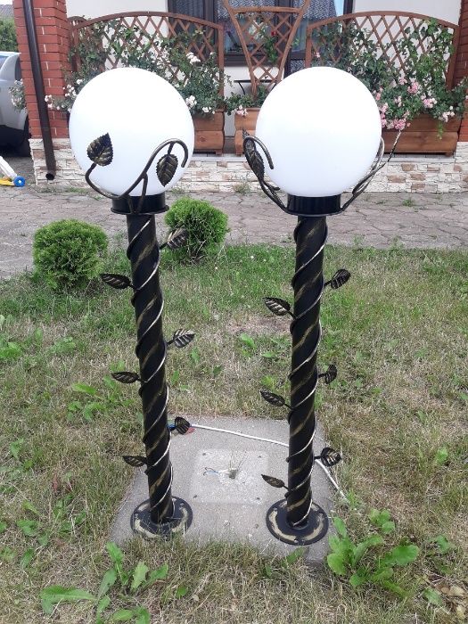 Metalowa lampa ogrodowa- metaloplastyka