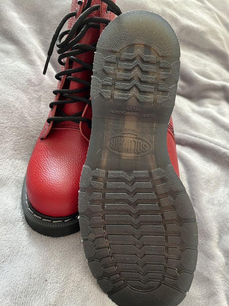 Продам шкіряні червоні ботинки Solovair 38 розмір