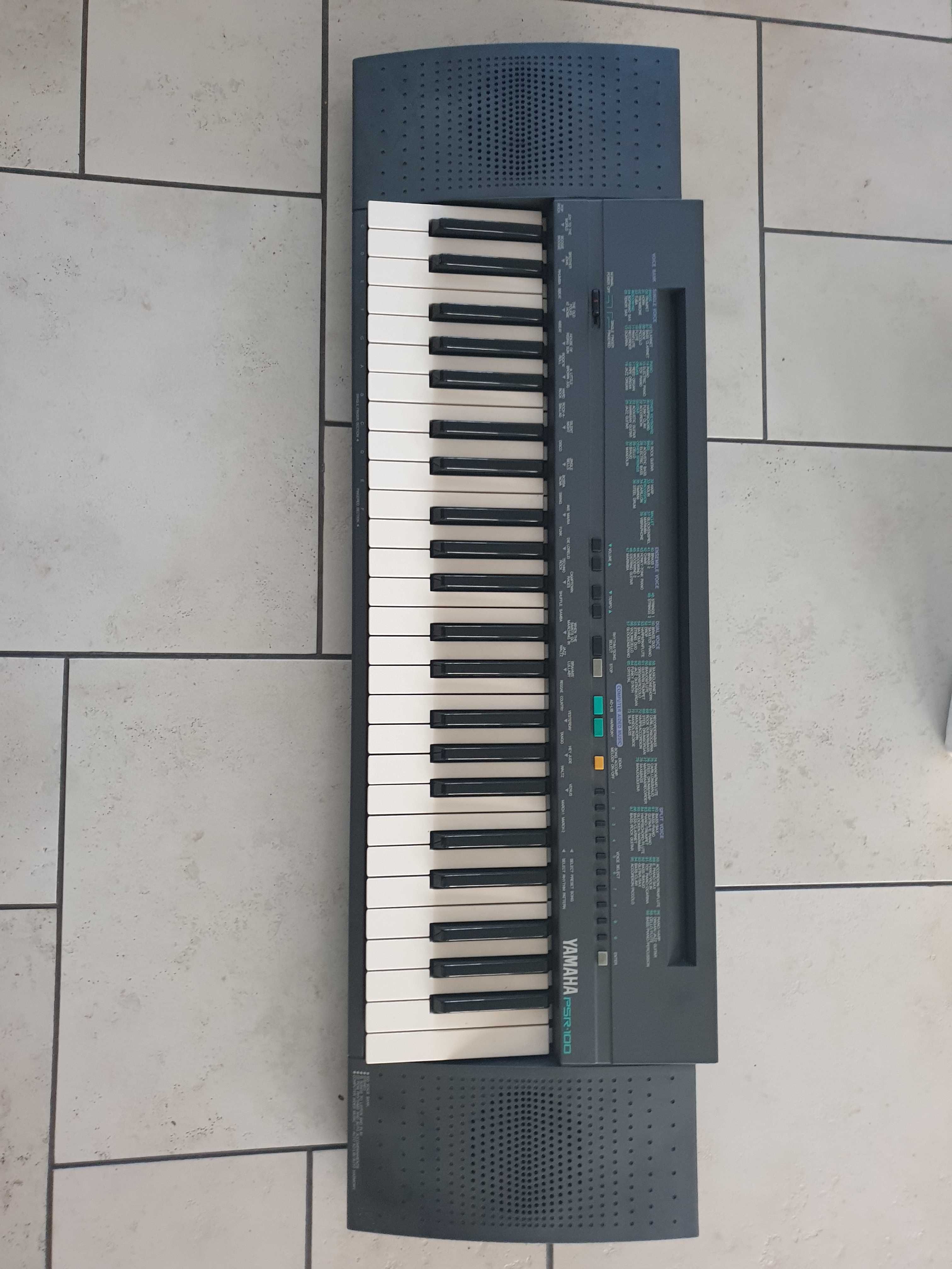 YAMAHA PSR 100 keyboard