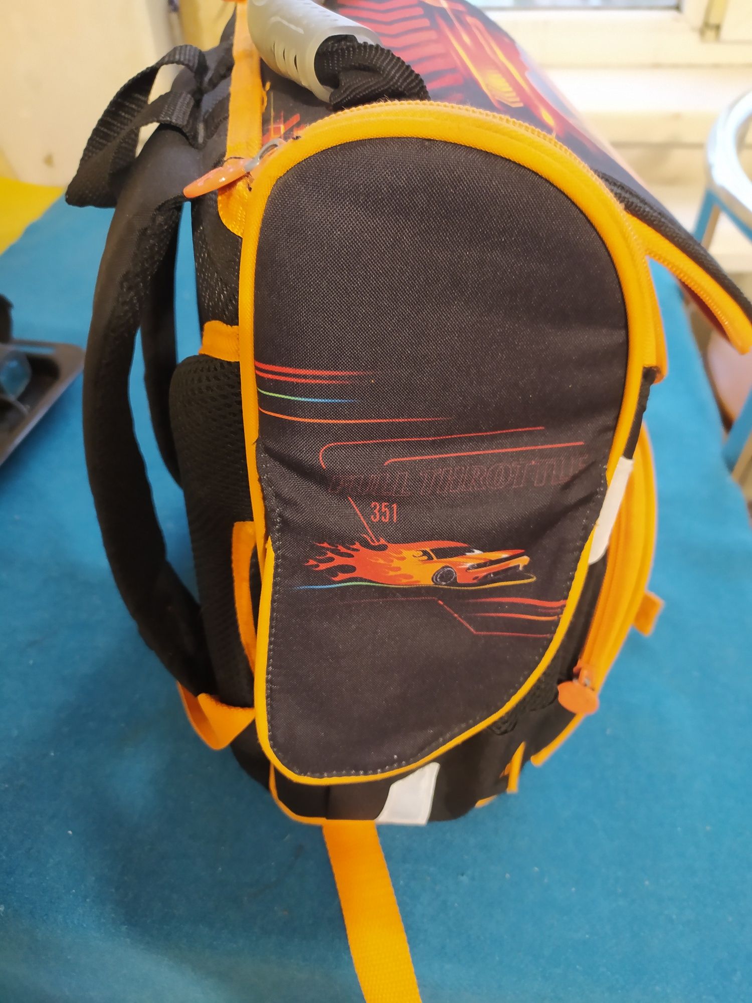 Рюкзак школьний с твердою спинкою