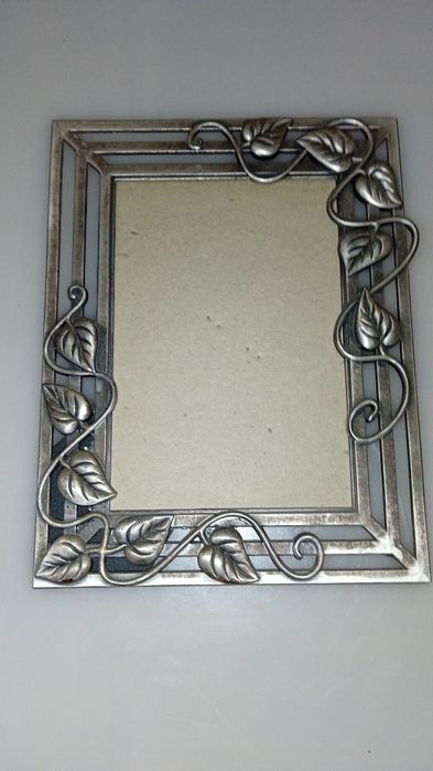 Moldura Vintage Folhas Ornamentadas Estanho