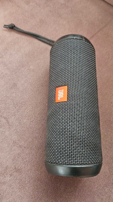 Sprzedam głośnik jbl flip 3