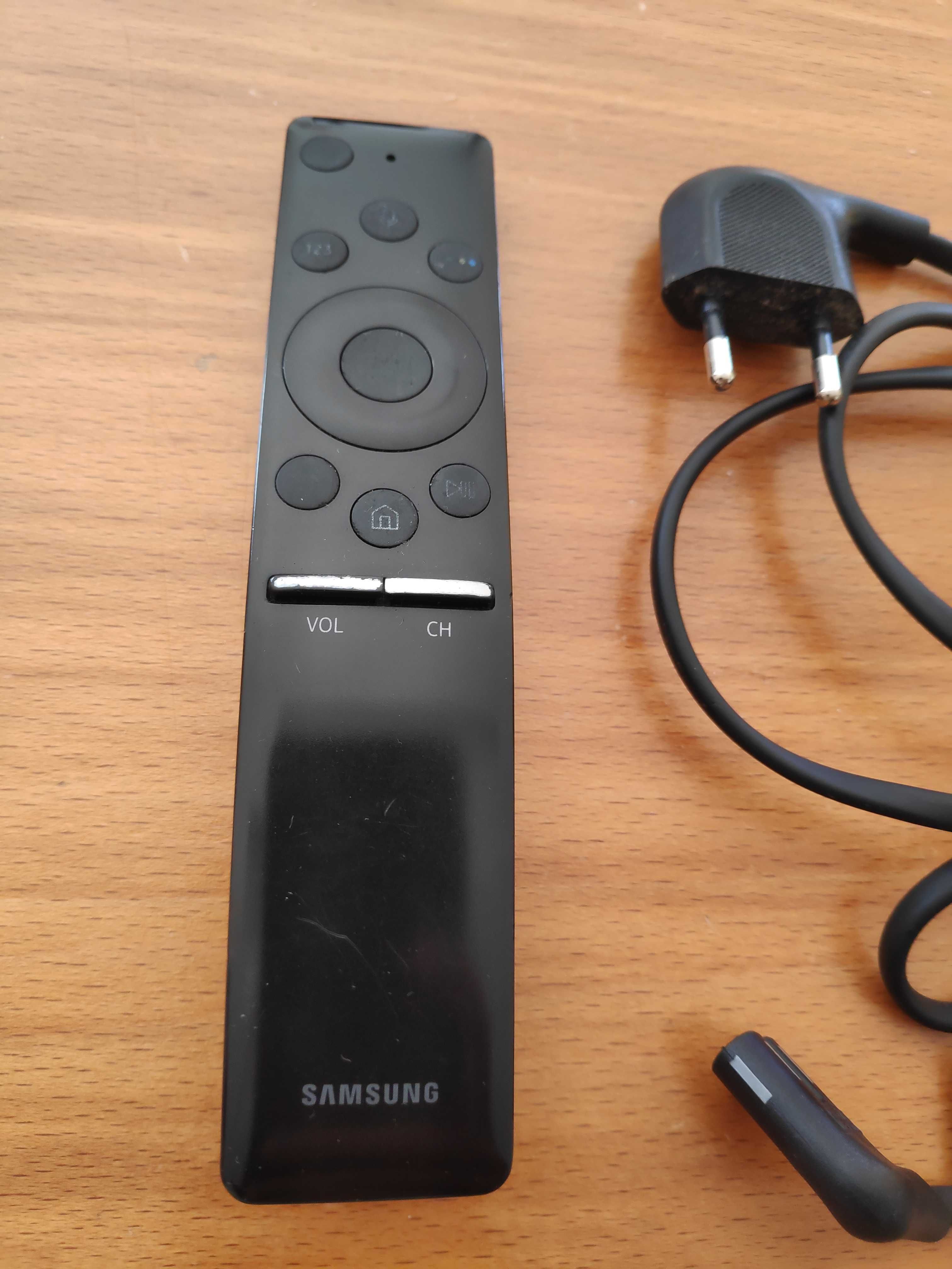 Comando e cabo de TV Samsung