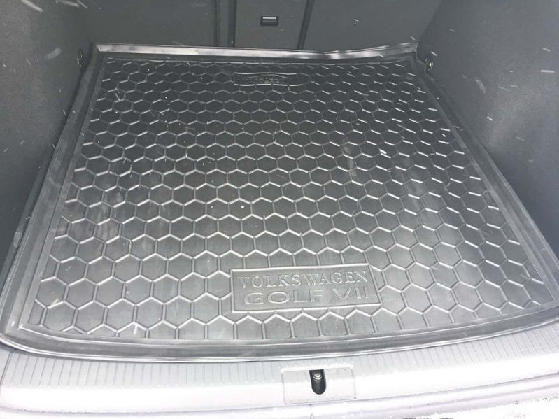 Коврик в багажник Volkswagen Golf 4 5 6 7 Universal Hatchback Passat