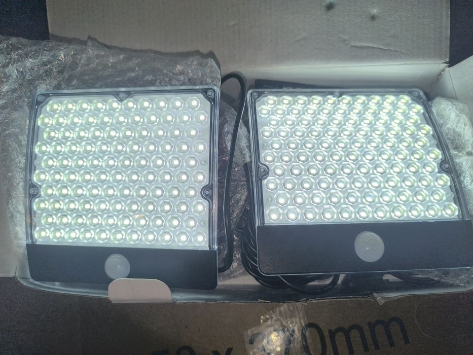 Lampy solarne z czujnikiem ruchu, z kablem 5m na taras, ogród, dom