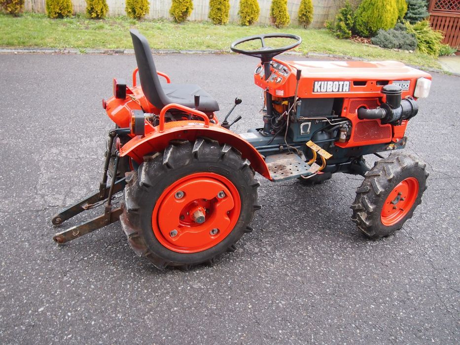 Traktor Kubota B6100 15KM 4x4