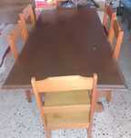 Mesa de Madeira com 6 Cadeiras