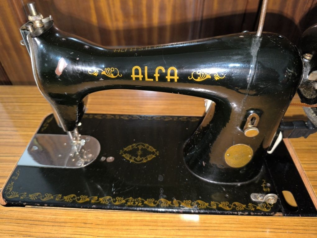 Maquina de costura Alfa