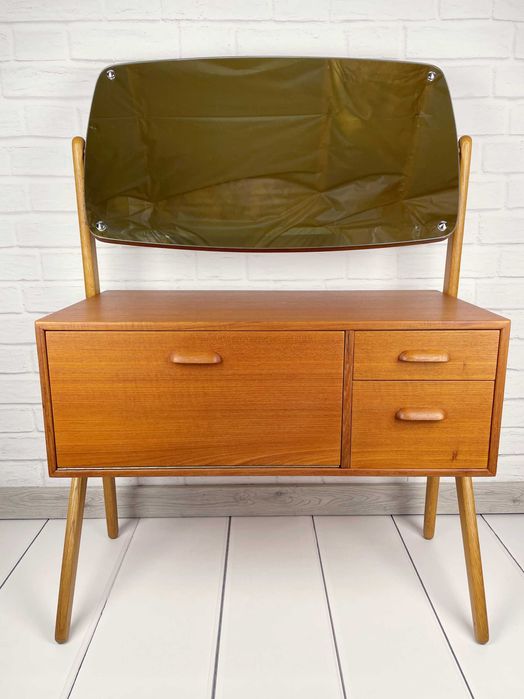 Piękna duńska toaletka z lat 60 – po renowacji, Mid-Century – komoda