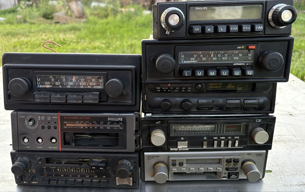 Лот (8 шт) вінтажних автомагнітол Blaupunkt/Philins.2000 грн за все