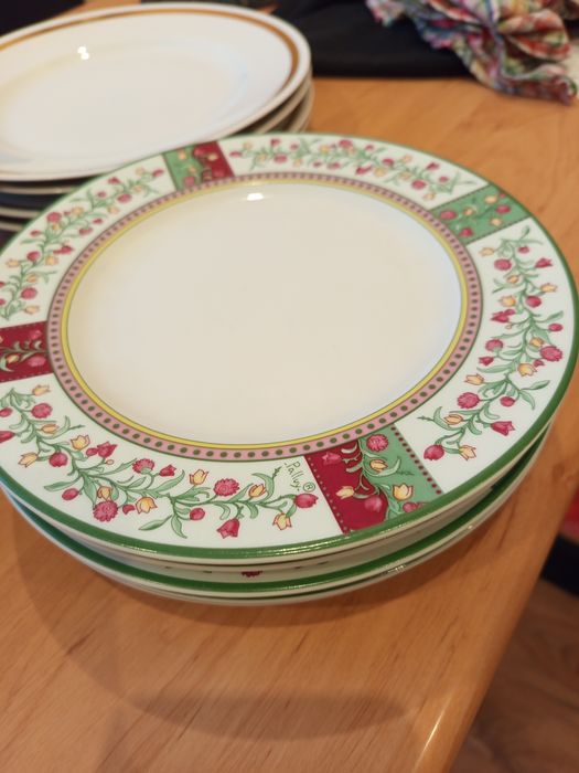 Zestaw talerzy obiadowych