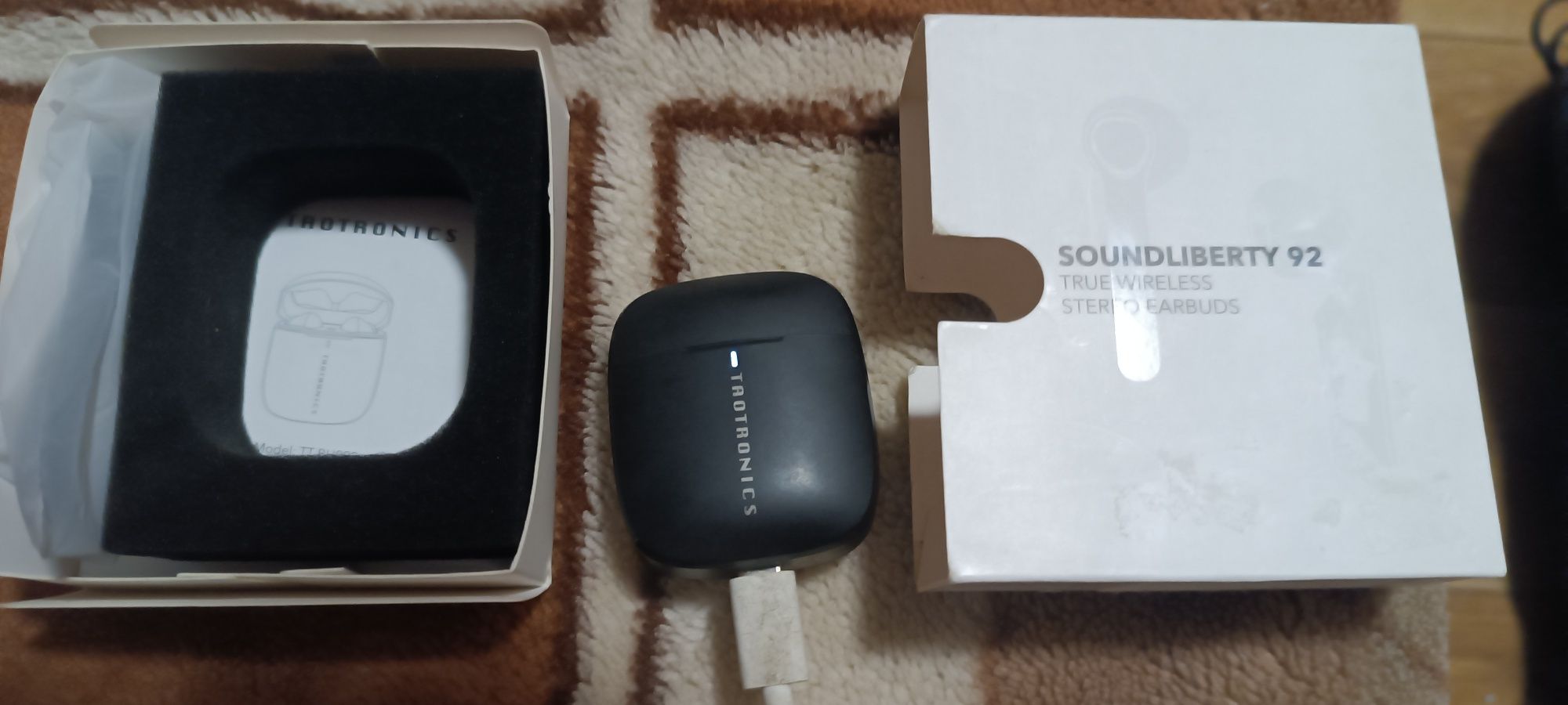 Wodoodporne słuchawki douszne TaoTronics SoundLiberty 92 Bluetooth - c