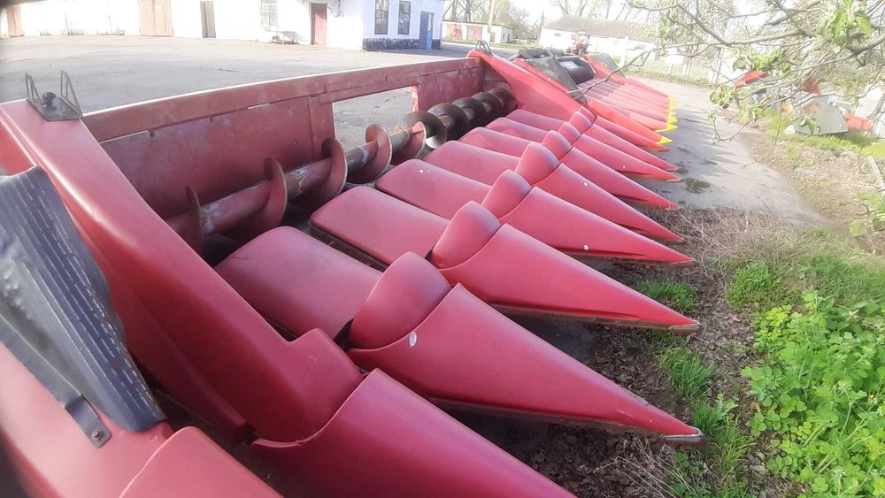 Жатка кукурузна Case-2208 8-ми рядкова