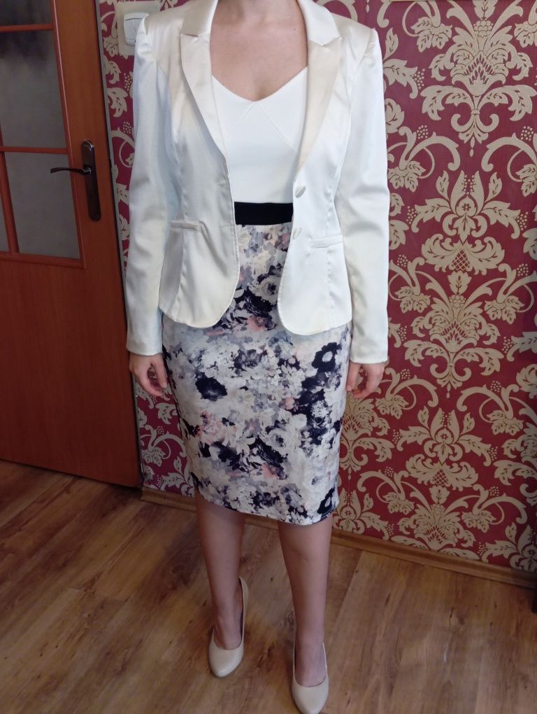 Sukienka w kwiaty