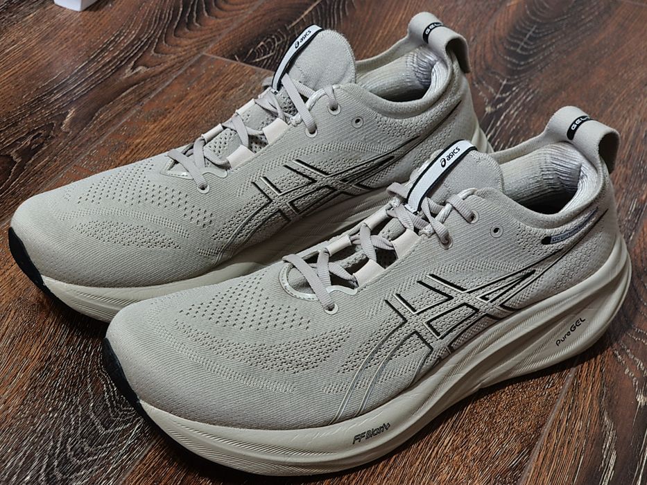 Оригінал 100% чоловічі кросівки asics nimbus 26   eur 49