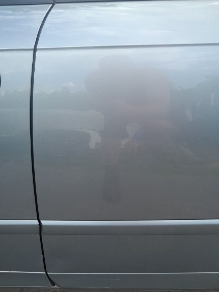 Drzwi lewy tył Audi a4 b7 kod lakieru LY7G