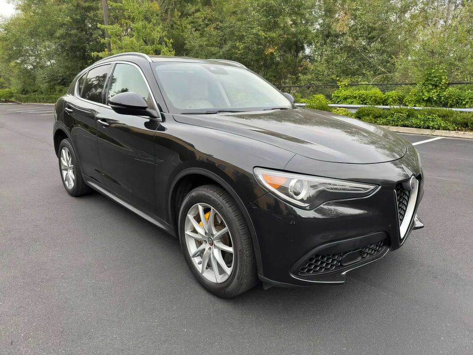 Alfa Romeo Stelvio      2018