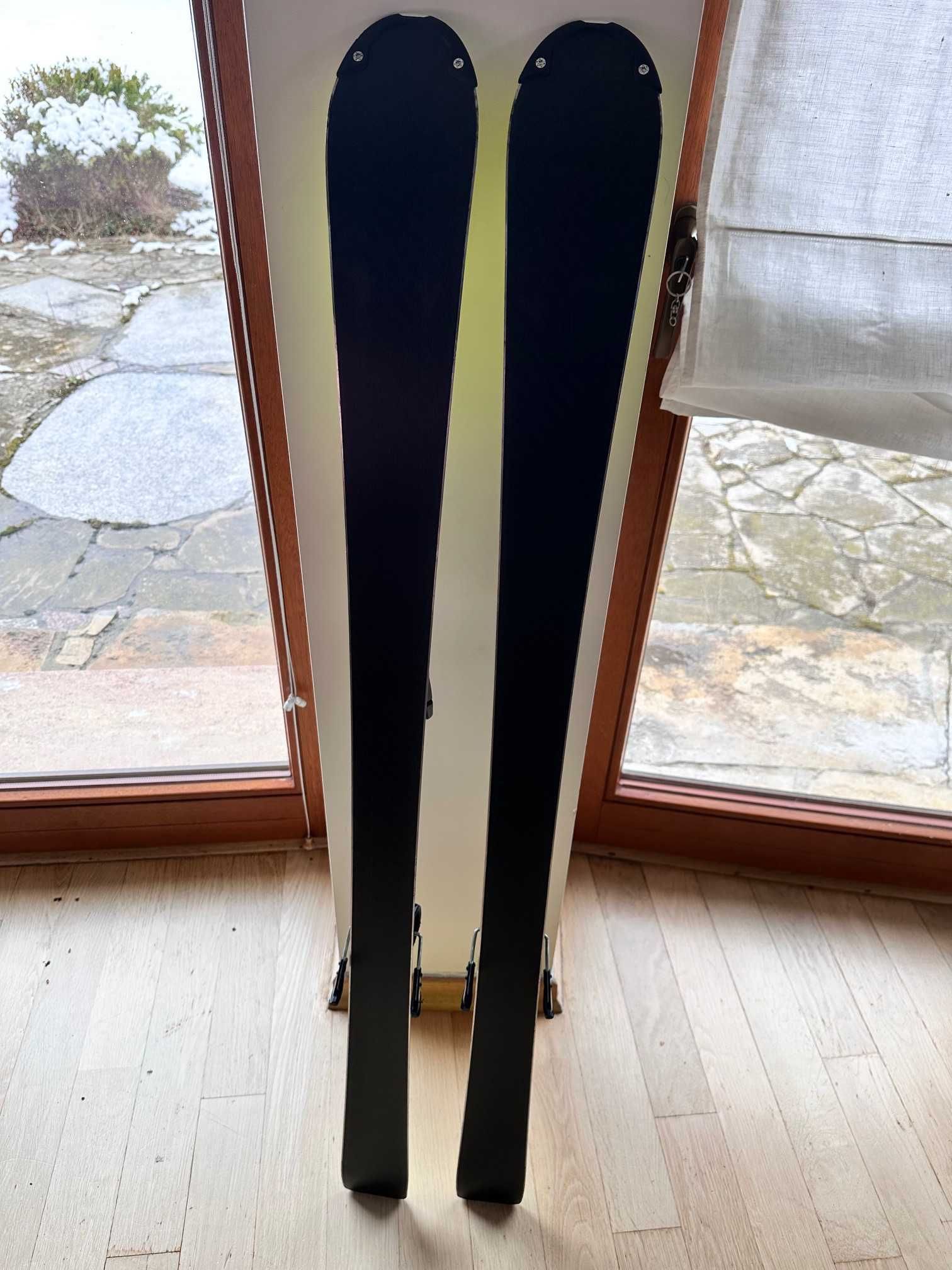 Narty zjazdowe juniorskie Volkl Racetiger SL 130.