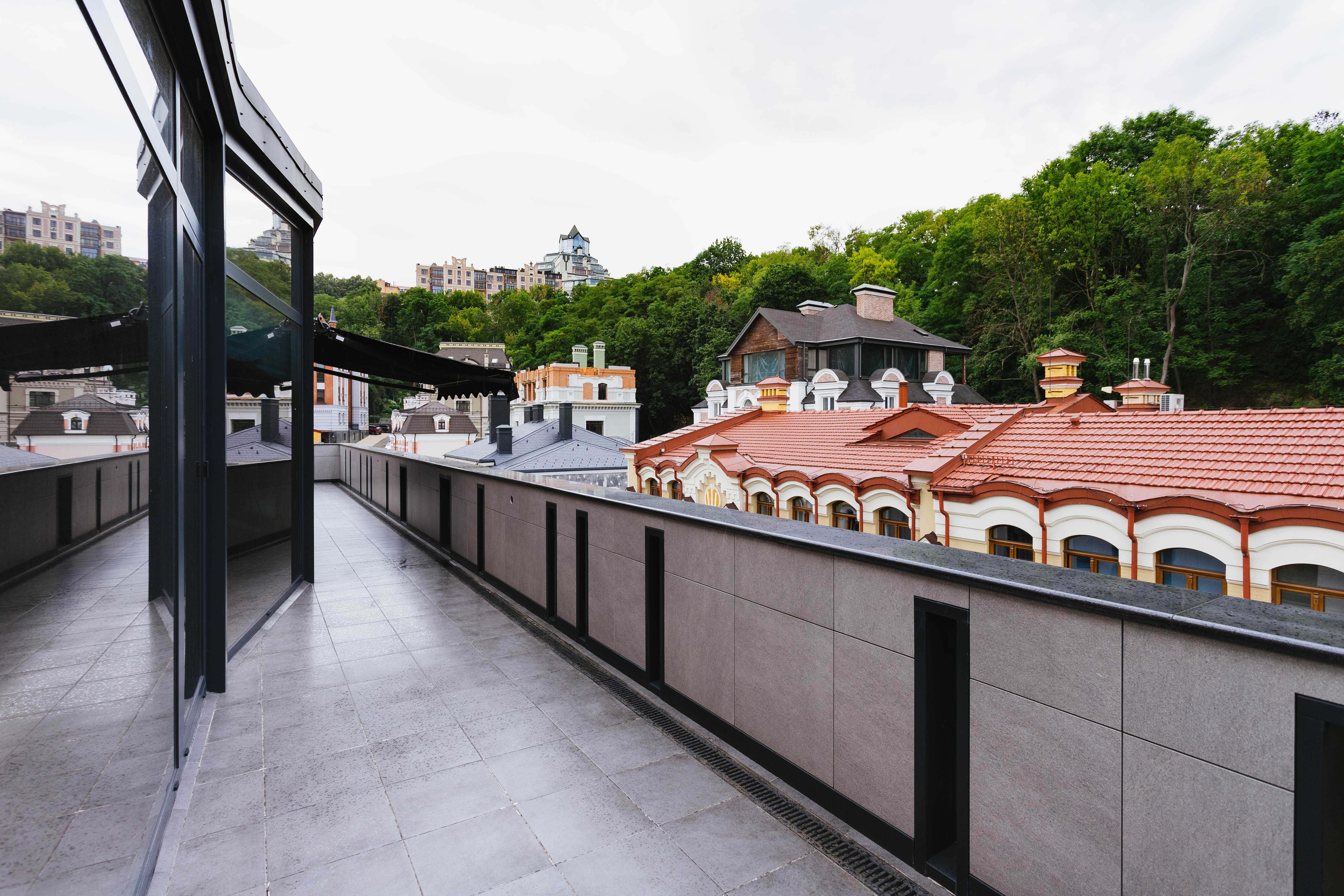 ОФІС З ТЕРАСОЮ НА ВОЗДВИЖЕНЦІ | вул. Гончарна, 9А | 153 м² | Без %