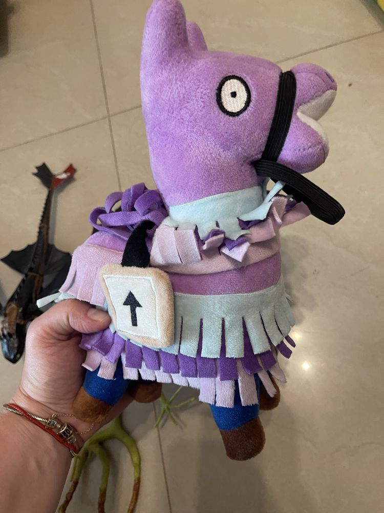 szczerbatek smok, niesmialek-Bowtruckle, Loot Llama z gry Fortnite