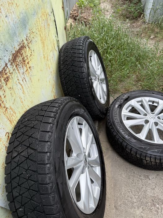 Резина зимняя Bridgestone Blizzak DM-V2