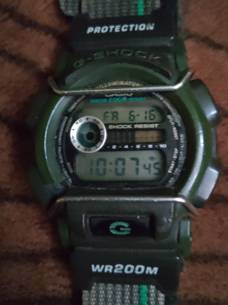 Zegarek sportowy CASIO G-SHOCK model DW-003