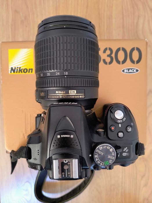Nikon D5300 + obiektyw AF-S DX NIKKOR 18-105 mm VR + 2 baterie