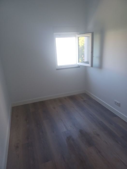 Pintor estucador carpintero profissional   muita experiência imediato