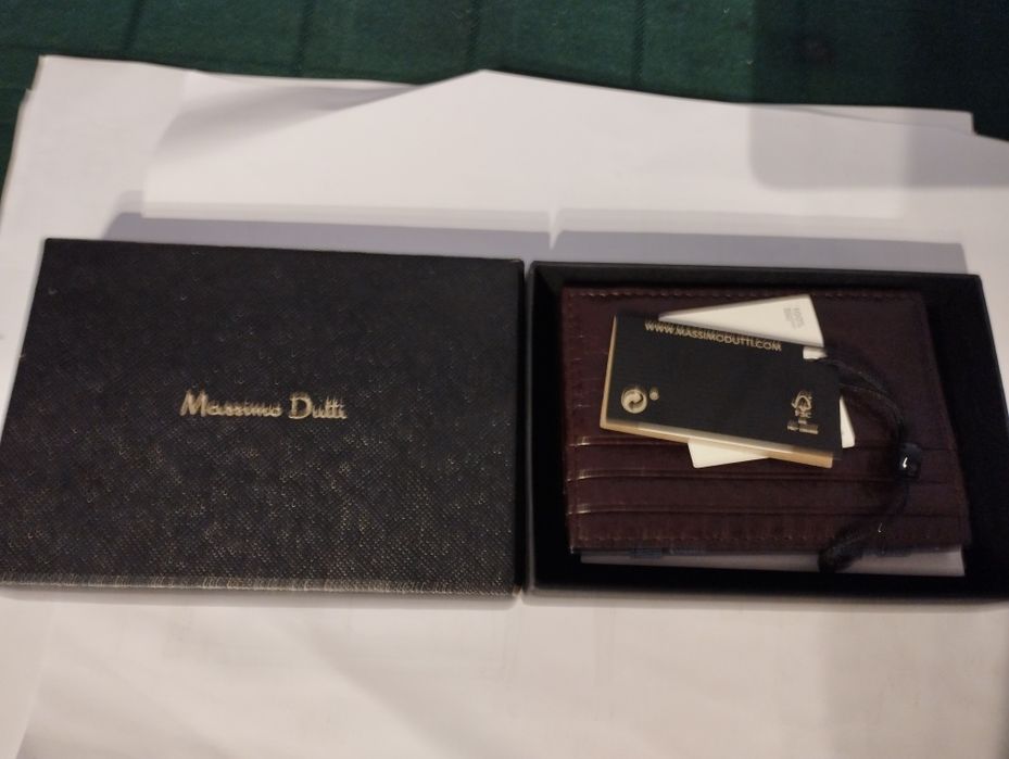 Carteira Massimo Dutti em pele napa