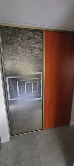 Szafa z drzwiami przesuwnymi