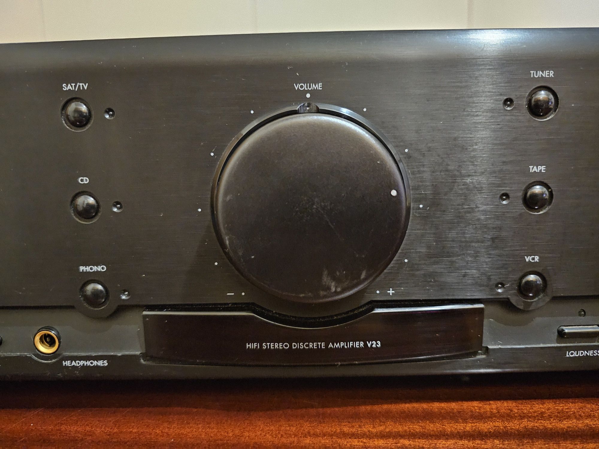 Grundig Hi fi stereo Amplifier v 23