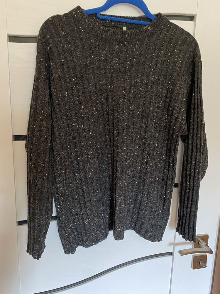Sweter w kropki kolorowe