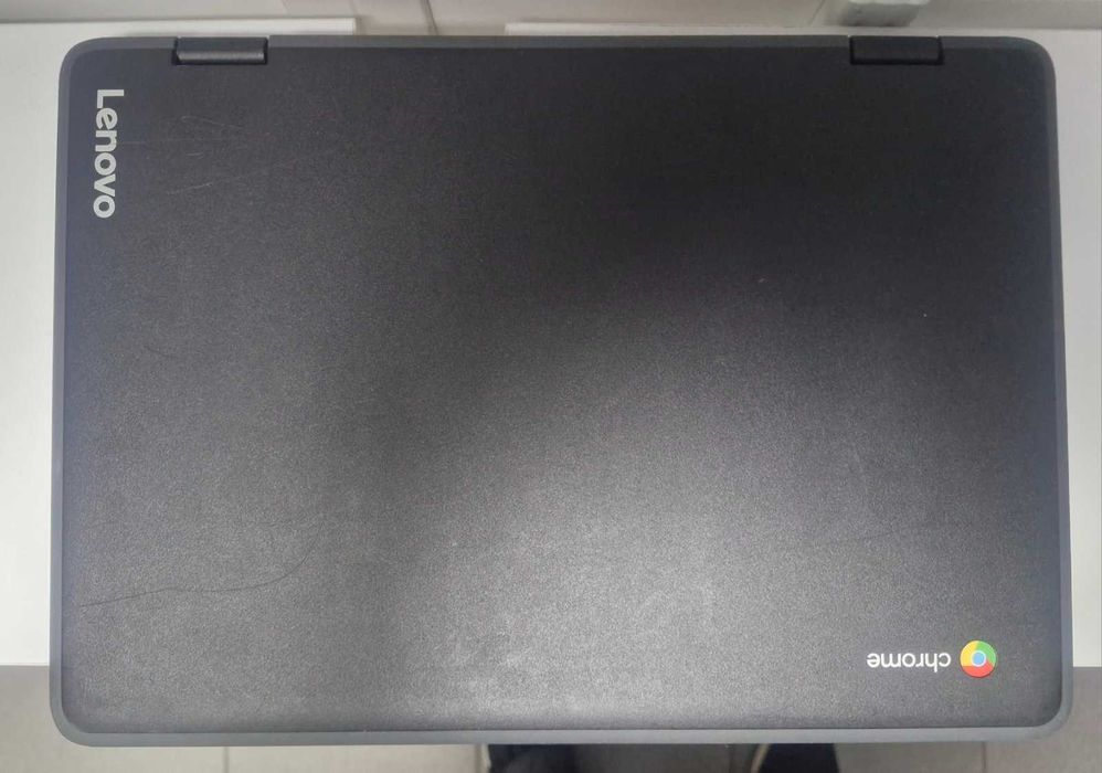 Ноутбук Lenovo 300e Chromebook.