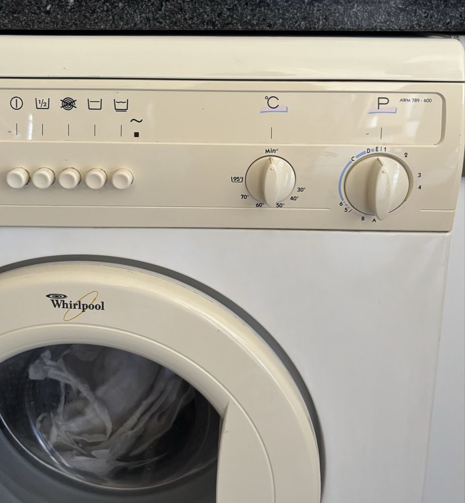 Maquina de lavar roupa Whirlpool
