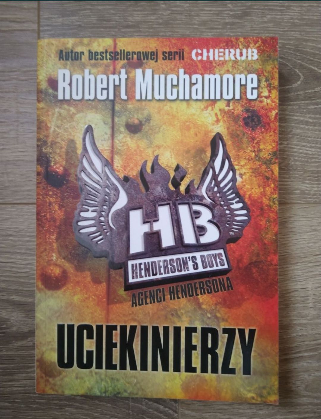 Uciekinierzy Robert Muchamore książka