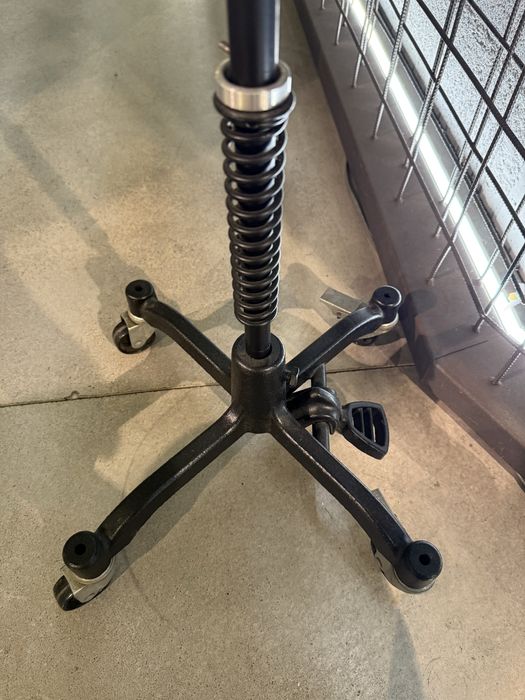 Manequim feminino preto com braços articulaveis