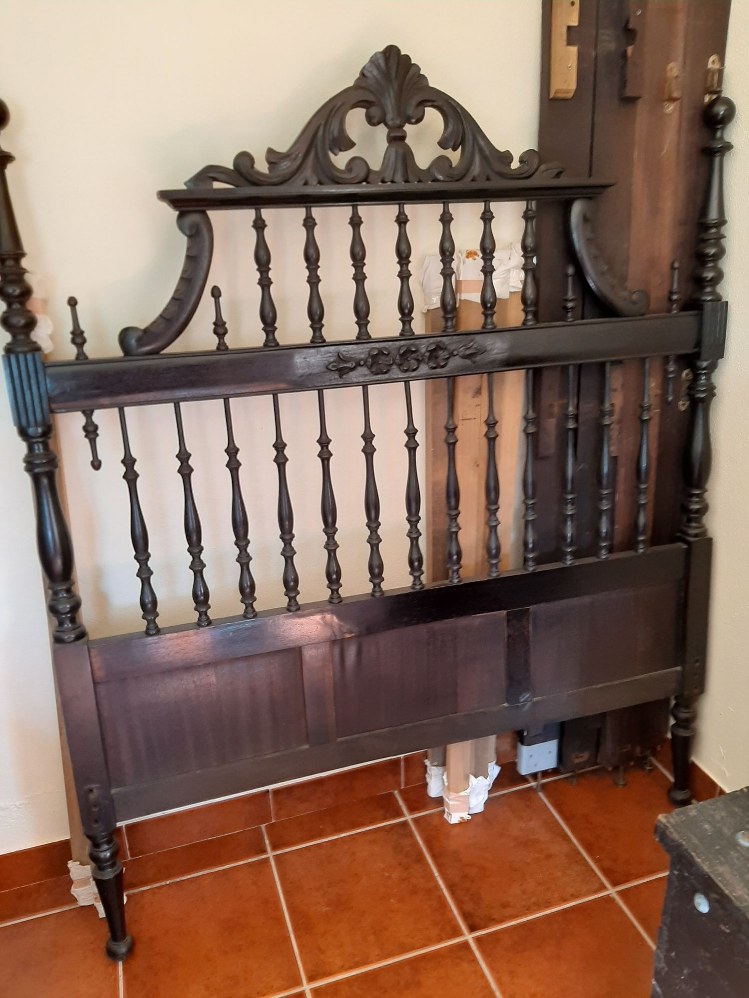 Cama e Mesas de Cabeceira