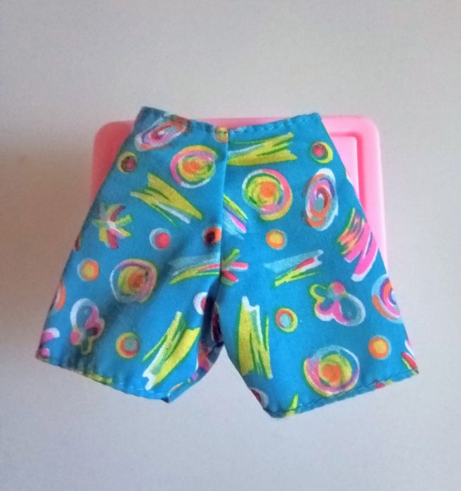 Barbie calções para Ken.