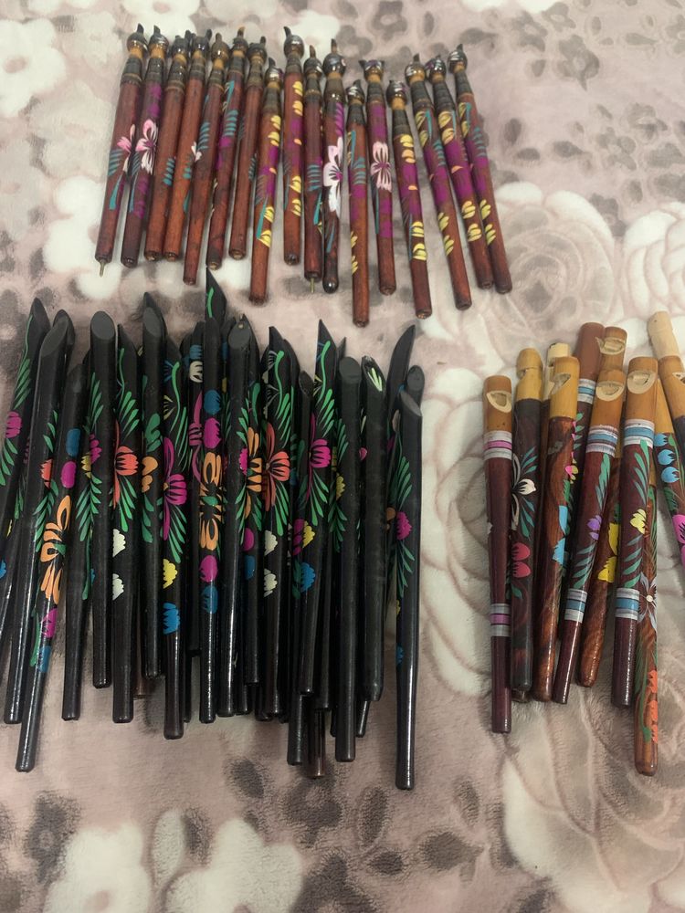 Сувенірні деревʼяні ручки