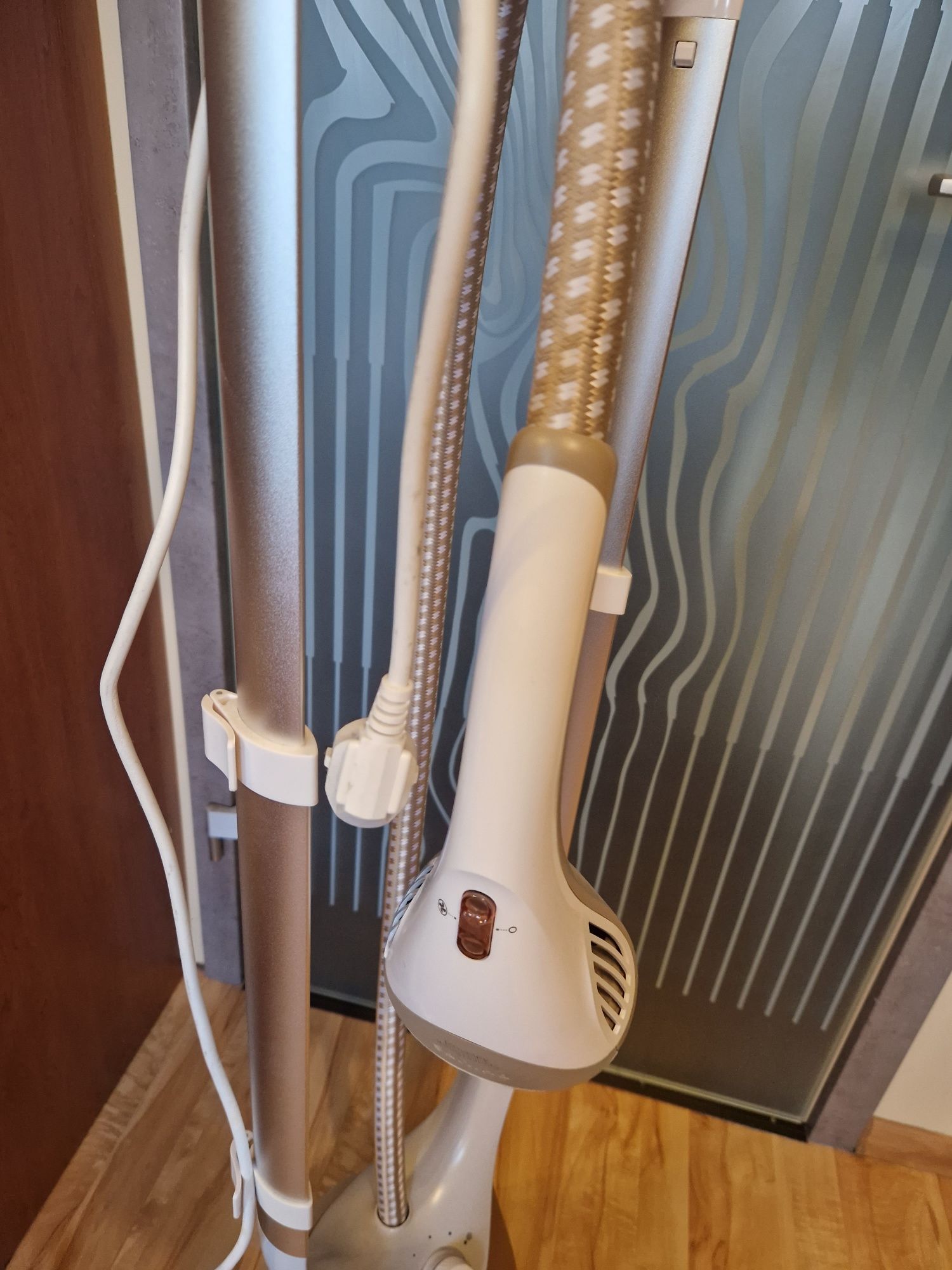 Parownica do ubrań PHILIPS Comfort Touch Advanced