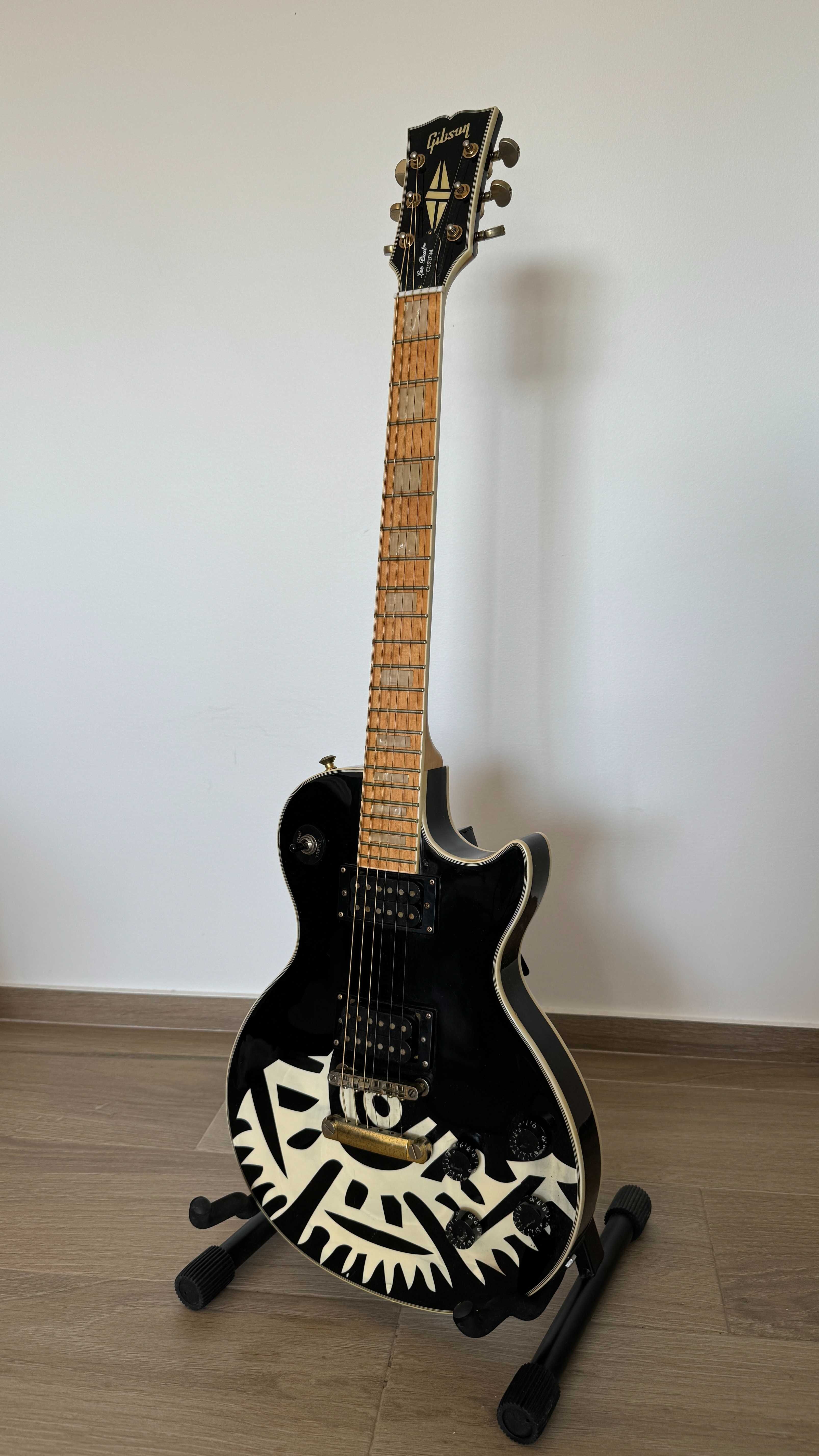 Gibson Les Paul Custom (réplica) com hardcase
