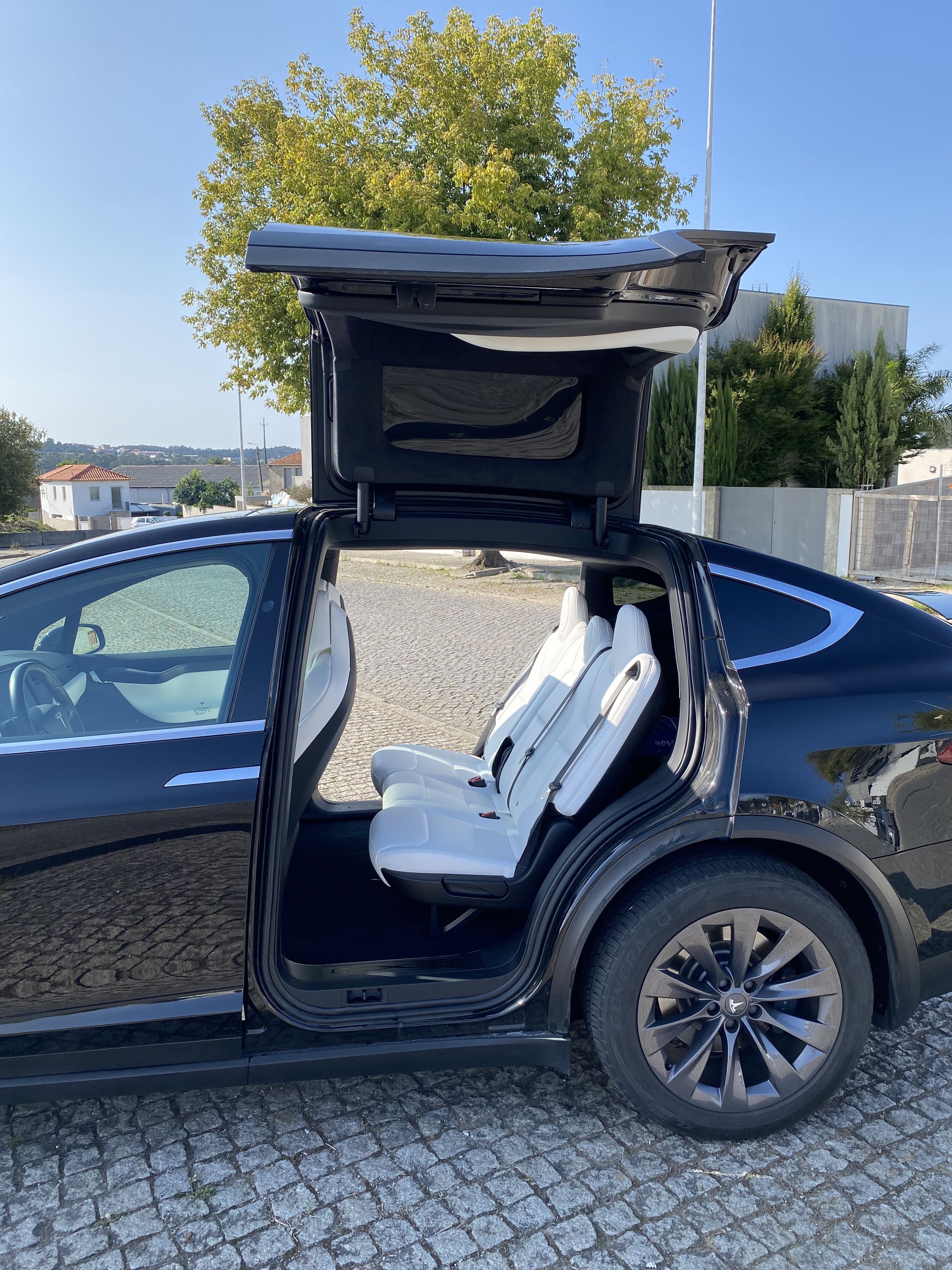 Tesla Model X 2018