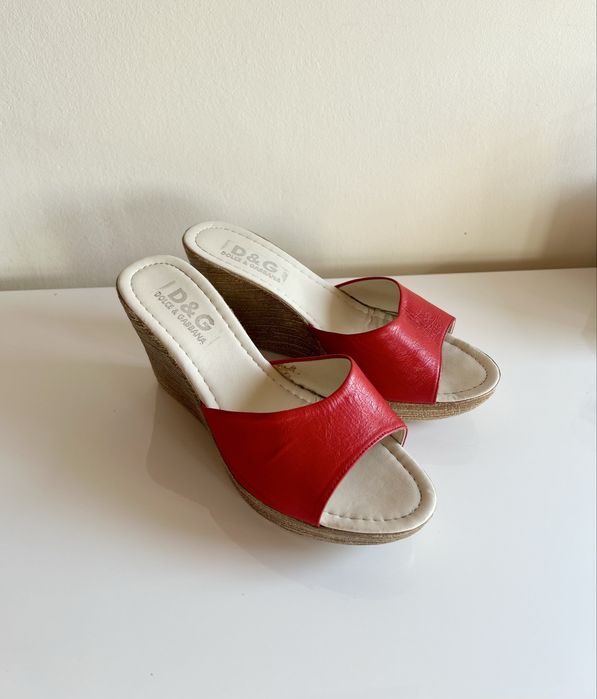 Klapki skórzane koturn Dolce&Gabbana r. 39 nowe