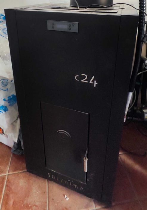 Caldeira de aquecimento Solzaima 24kw pellets: como novo 1/3 do preço!