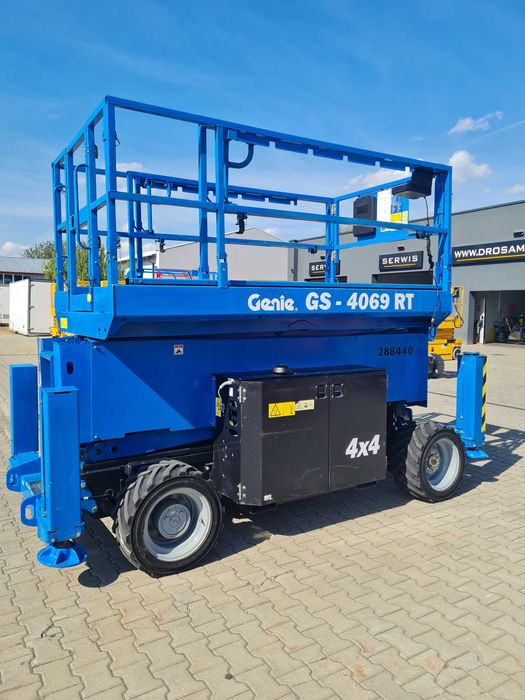 Genie GS4069 RT-2015r, nożycowy, spalinowy, wys. 14,2 m, 363 kg