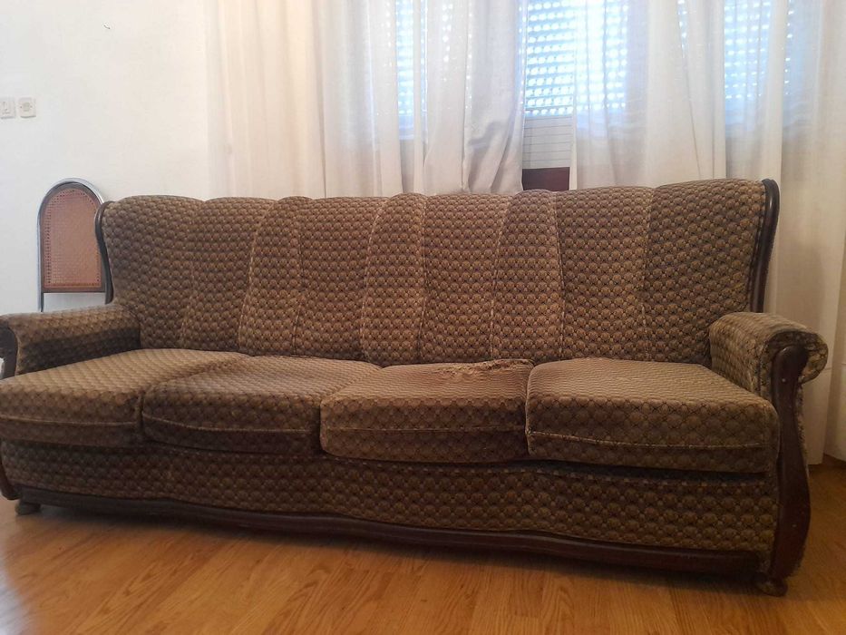 Sofá cama de 4 lugares em muito bom estado